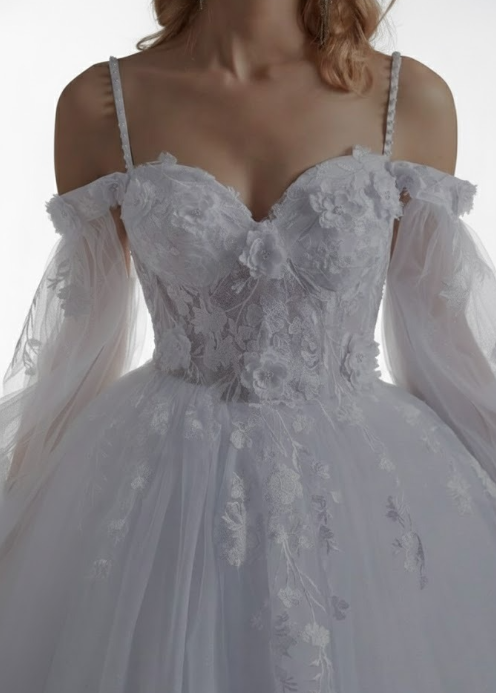 Mid-Length Lace Bridal Gown with Removable Sleeves – Size Medium