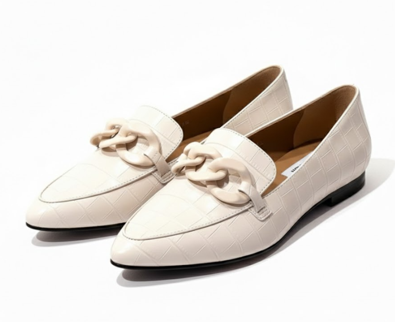 Steve Madden Women's Pointed Toe Croc Loafers with Chain Detail Size 5.5