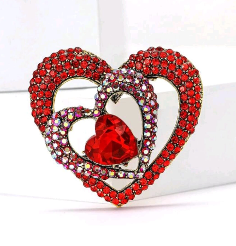 Sparkling Triple Heart Brooch – Red Crystal & Rhinestone Pavé Heart Pin in Gold-Tone Setting