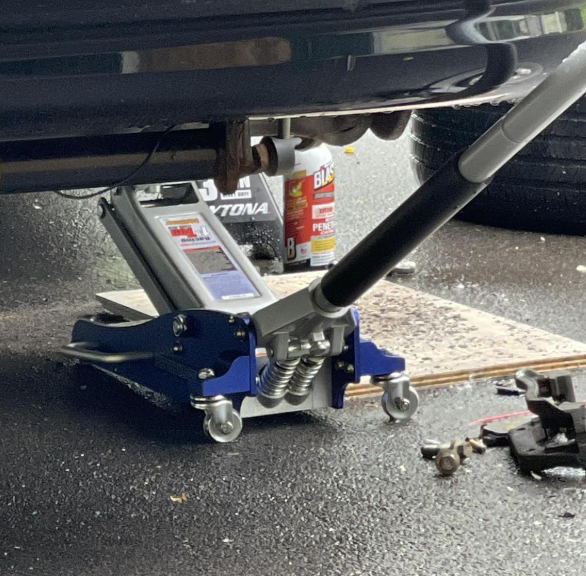 Pittsburgh Automotive 1.5 Ton Aluminum Jack Low Profile With Rapidpump