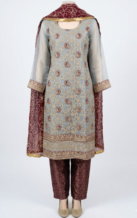 Exquisite Indian Salwar Kameez Set – Medium