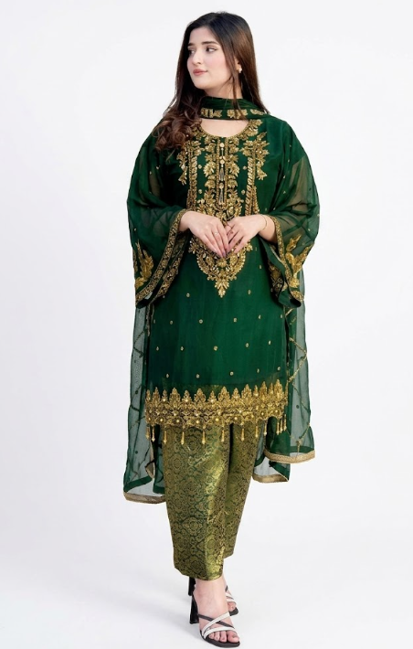 Exquisite Emerald & Gold Indian Salwar Kameez Set — Medium