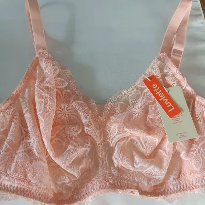 Full coverage lace bra - 40dd- peach