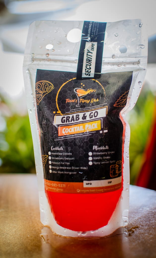 Grab & Go Cocktail Pouch (Strawberry Twist) 🍓🍹✨