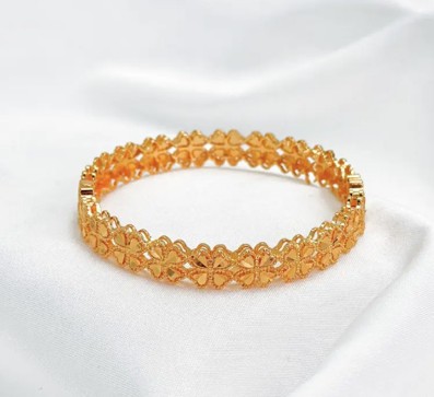 18K Gold Plated  Clove Bracelet