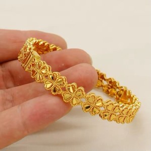 18K Gold Plated  Clove Bracelet