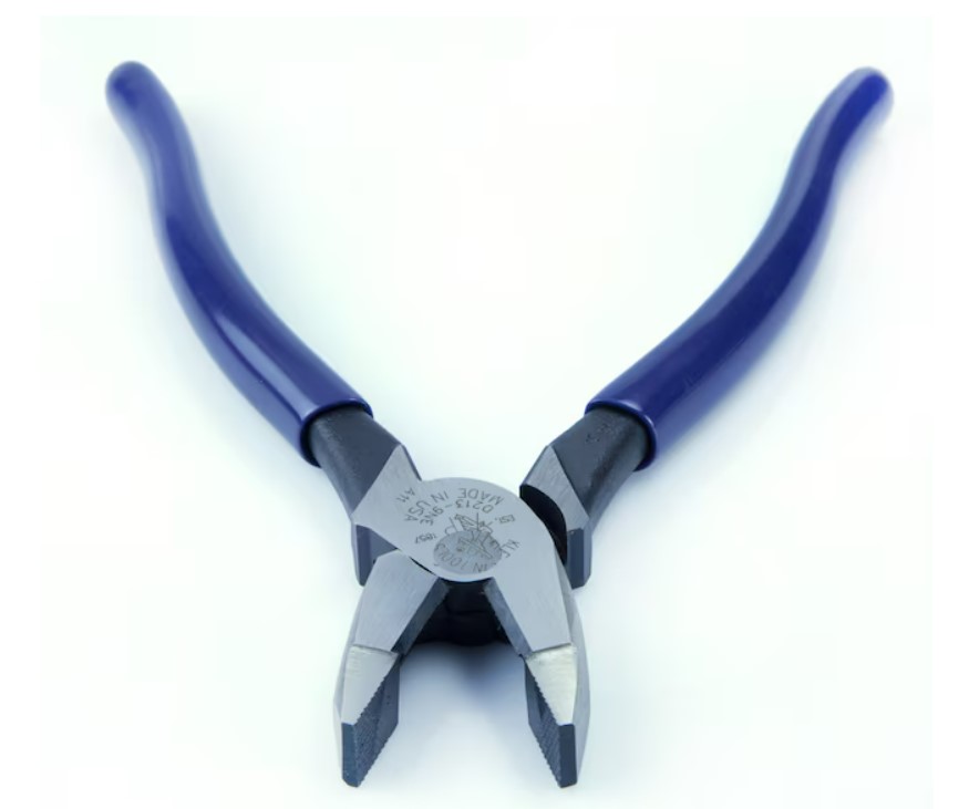 Klein Tools New England Nose 9-in Lineman Cutting Pliers